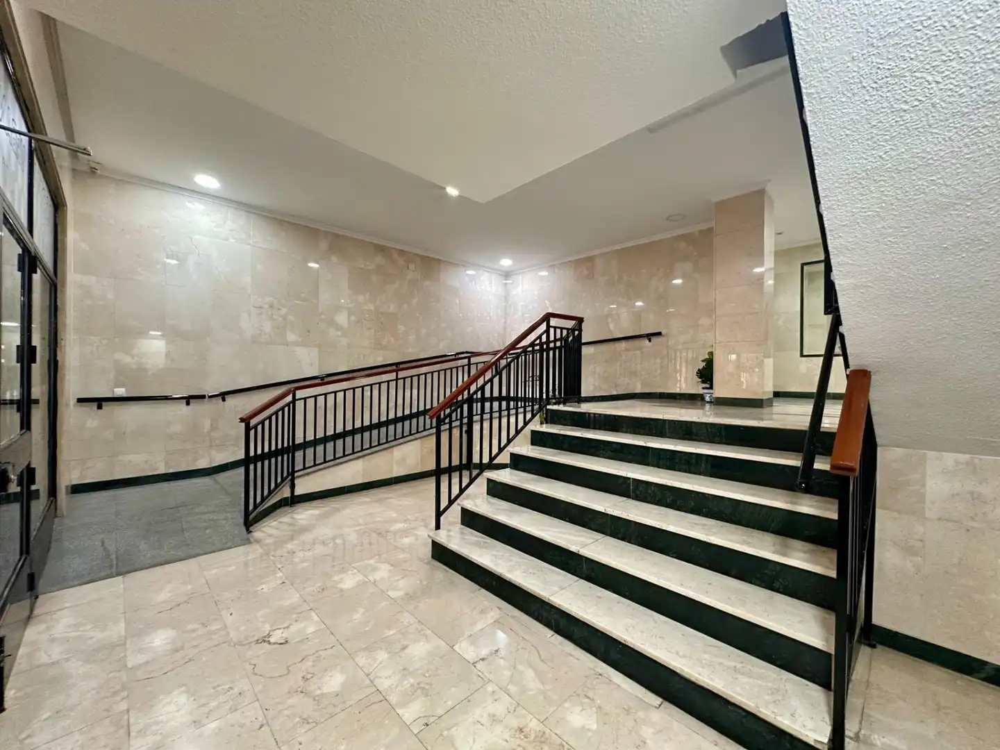 Flat for rent in Granada  with Air Conditioner, Heating and Terrace