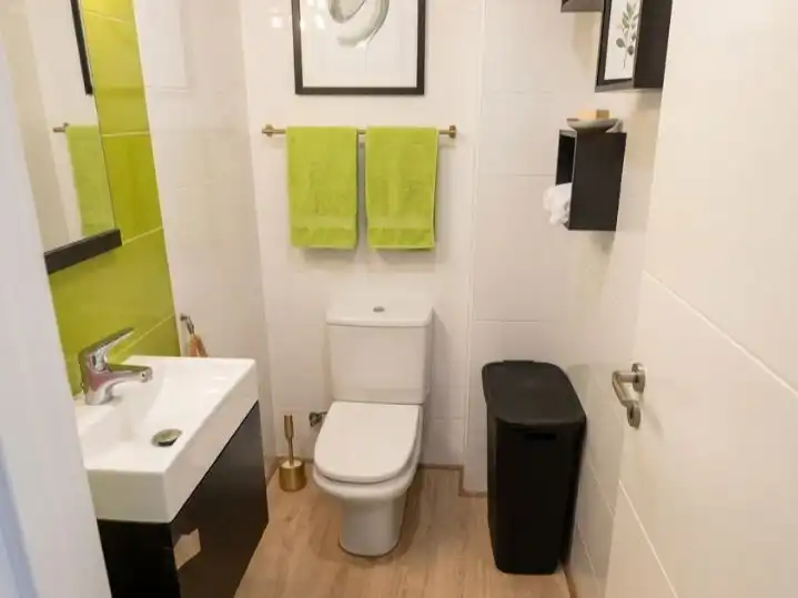 Badezimmer von Wohnung zum Verkauf in Torrevieja mit Balkon