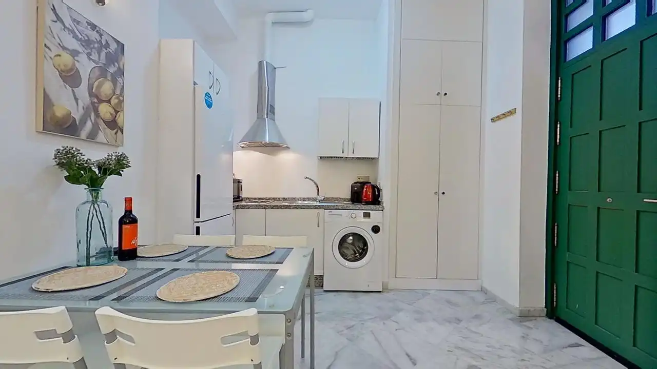 Cocina de Apartamento en venta en Sevilla con Aire acondicionado, Amueblado y Lavadora
