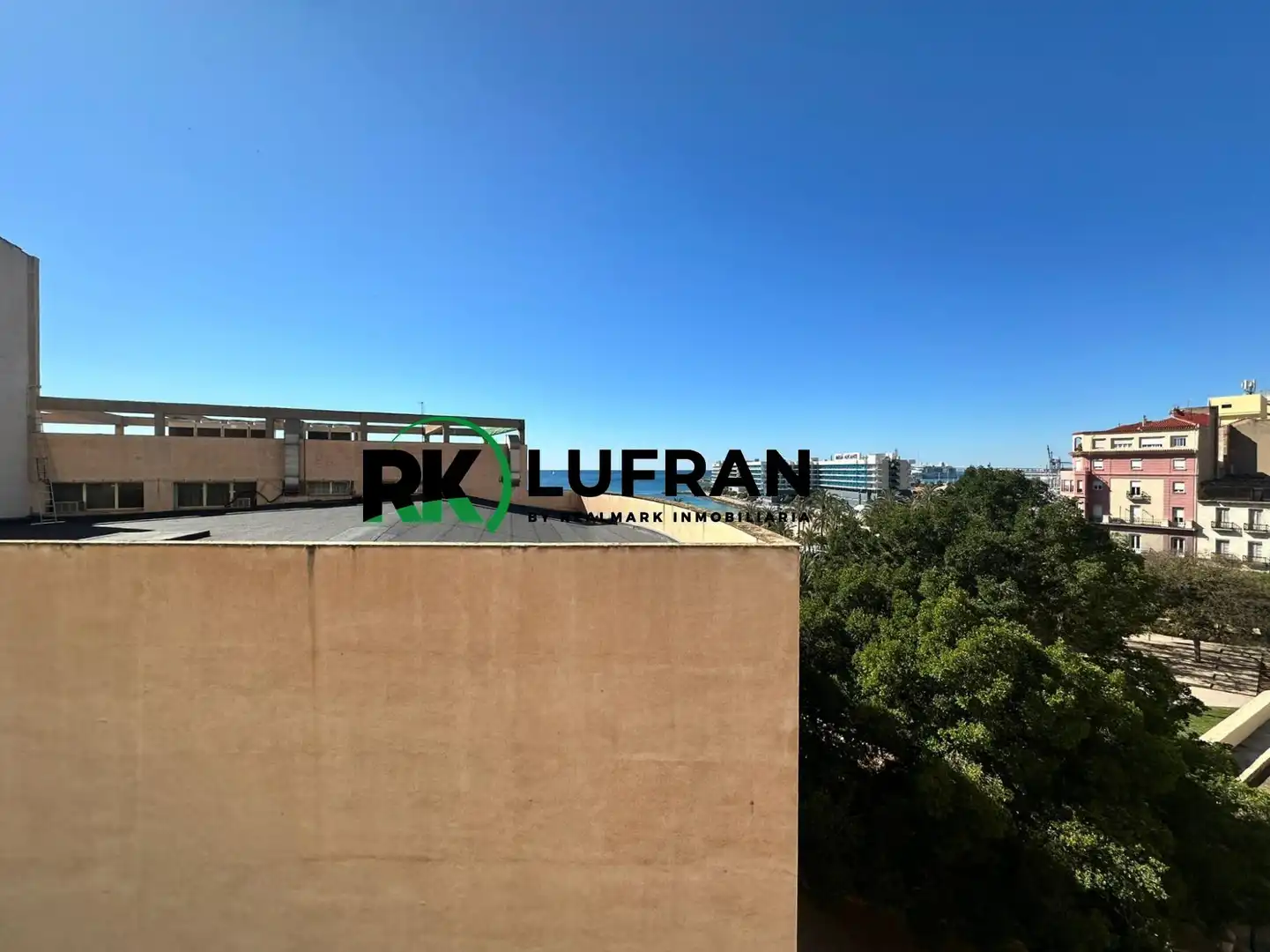 Vista exterior de Apartament en venda en Alicante / Alacant amb Terrassa, Moblat i Balcó