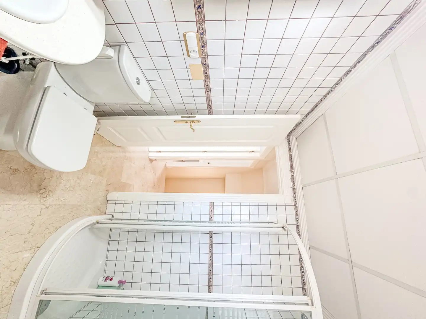Baño de Dúplex de alquiler en Santa Pola con Terraza, Trastero y Piscina