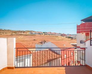 Exterior view of House or chalet for sale in Almadén  with Air Conditioner and Terrace