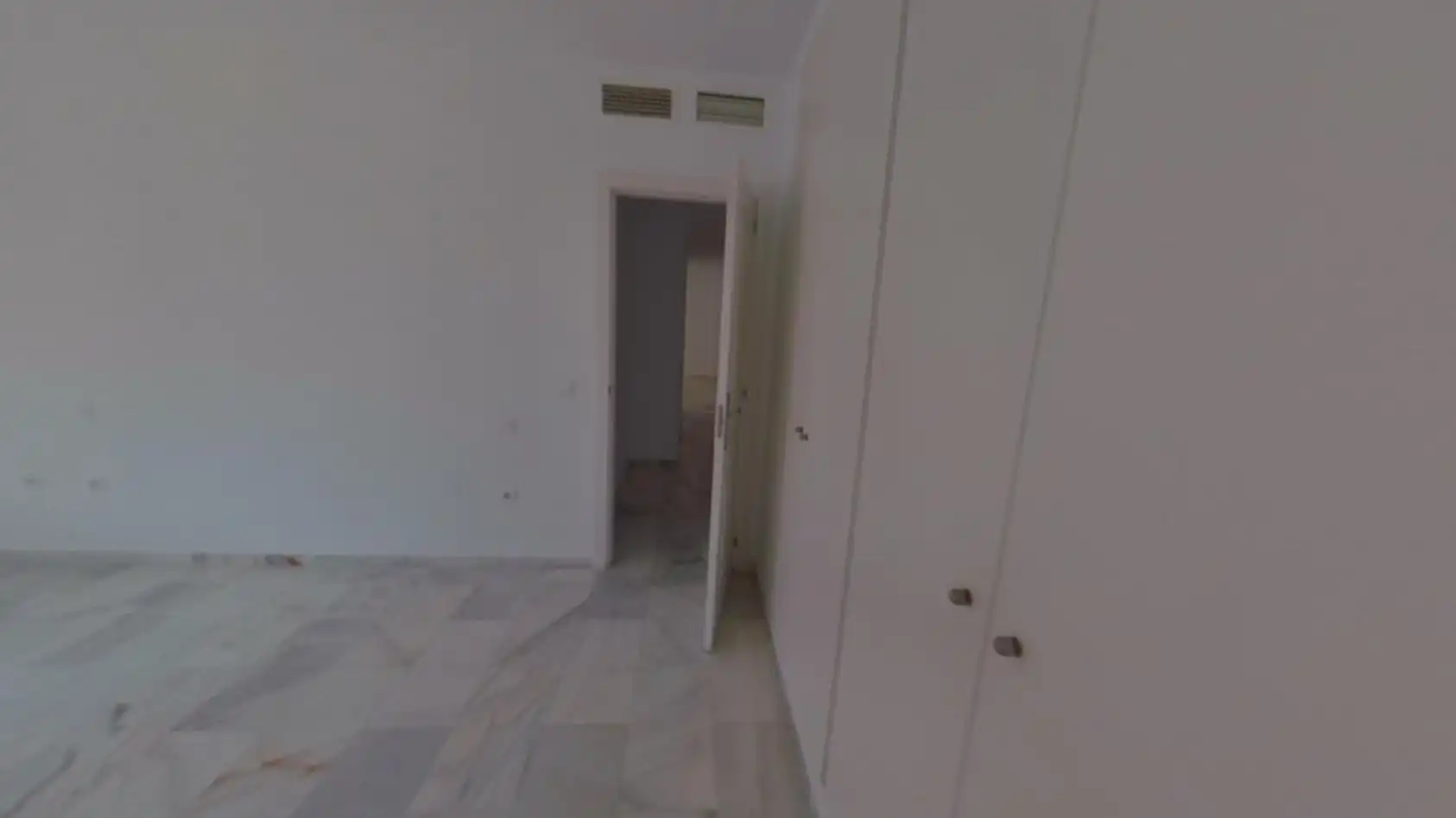 Habitación de Piso en venta en Benalmádena con Trastero y Piscina