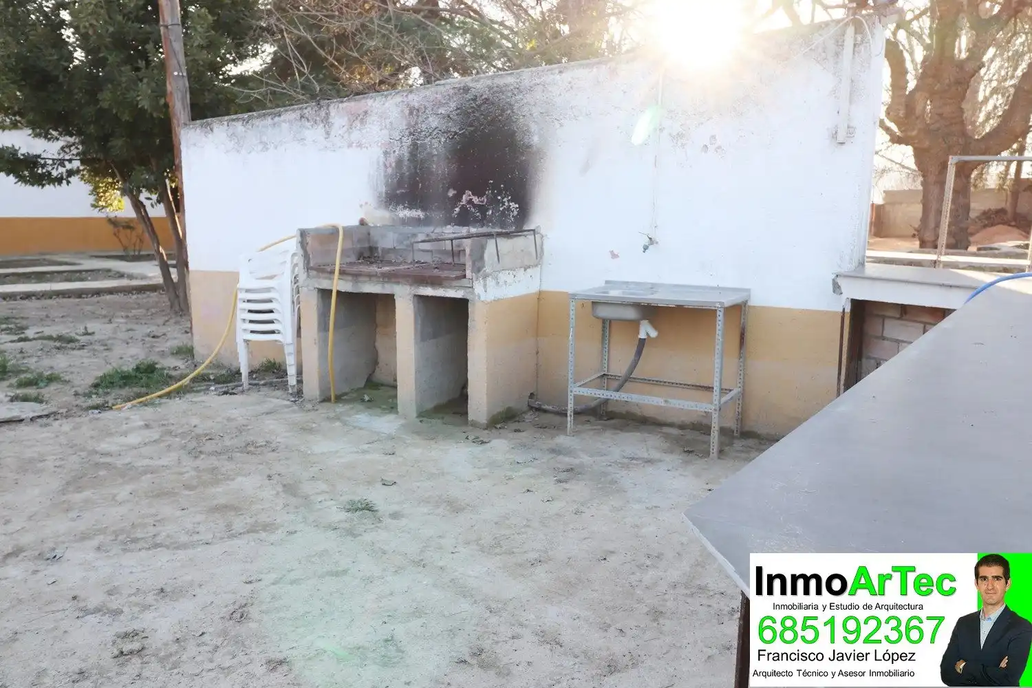 Vista exterior de Finca rústica en venda en Montefrío amb Jardí privat, Traster i Piscina
