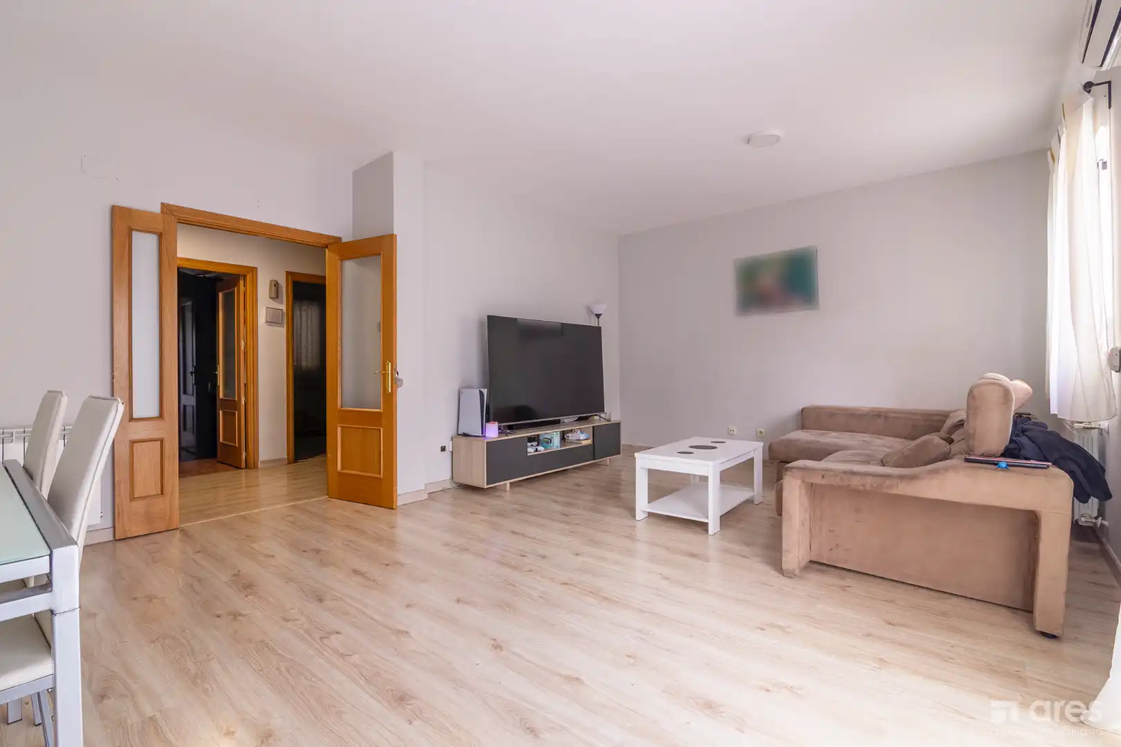 Living room of Detached homes for sale in El Viso de San Juan  with Air Conditioner, Heating and Private garden