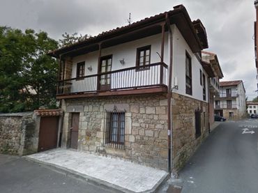 Casa amb balcó en venda a Cabezón de la Sal