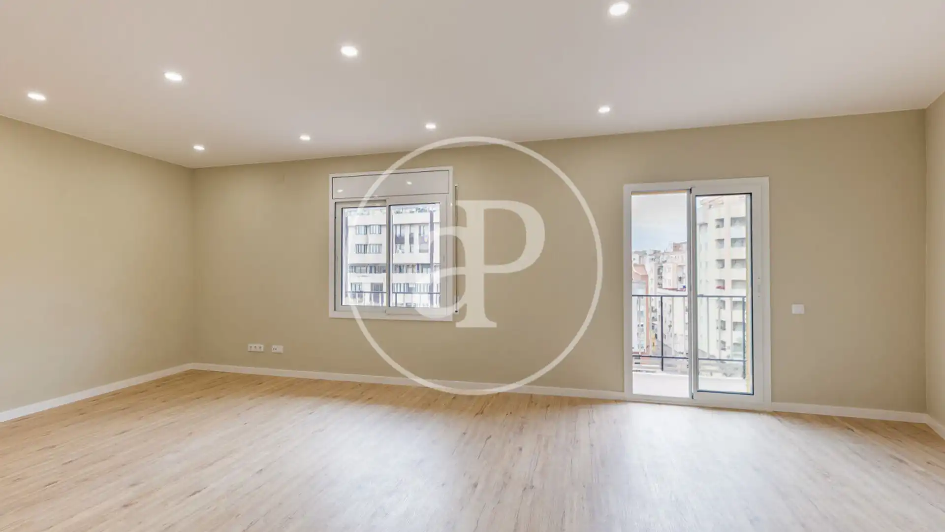 Living room of Flat for sale in  Barcelona Capital  with Air Conditioner, Heating and Balcony