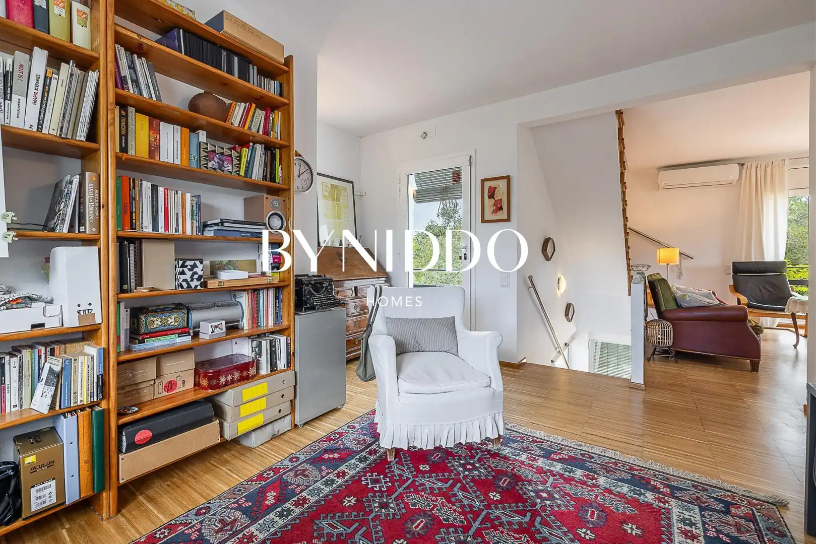 Sala d'estar de Casa o xalet en venda en Sant Cugat del Vallès amb Aire condicionat, Calefacció i Jardí privat