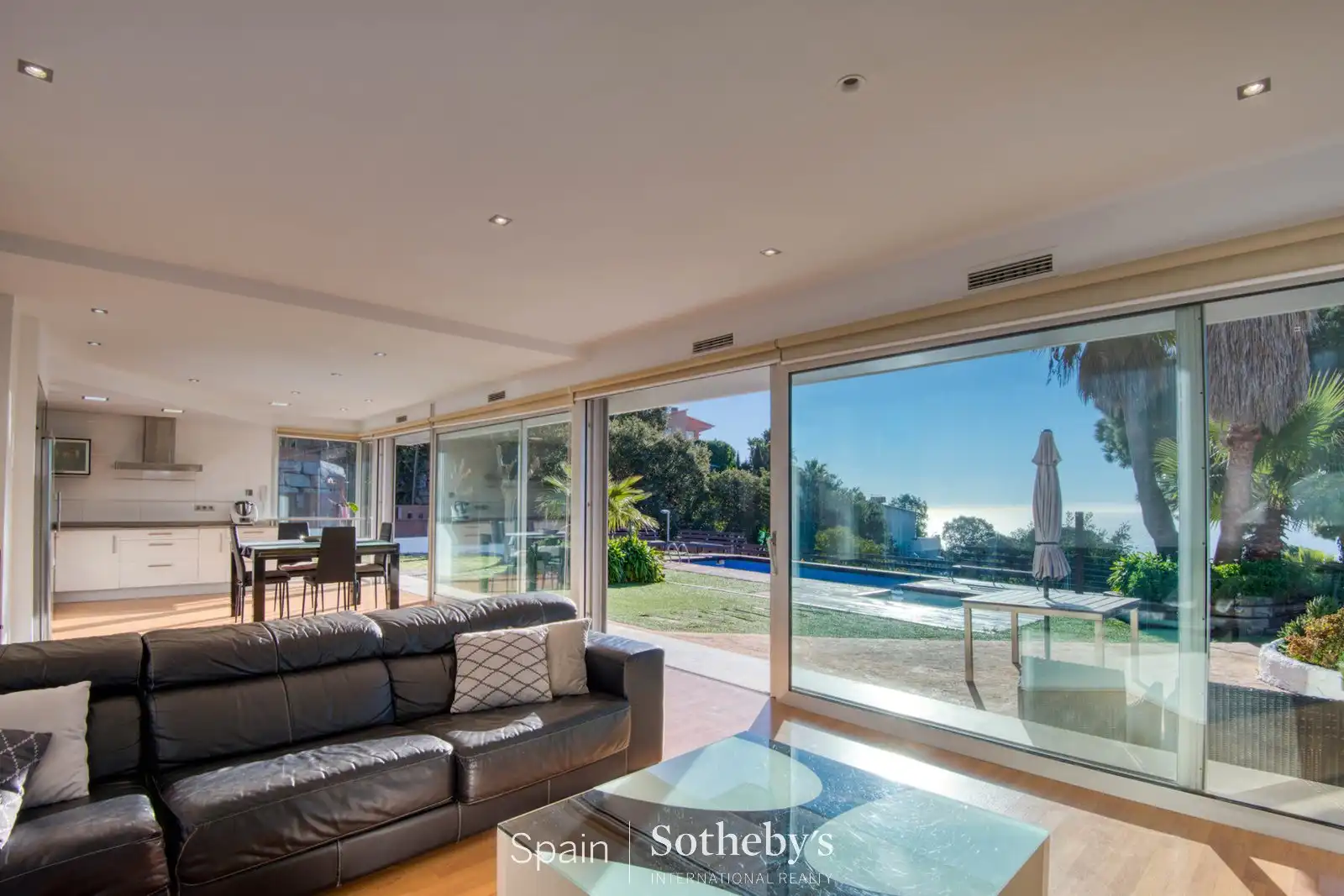 Sala d'estar de Casa o xalet en venda en Lloret de Mar amb Aire condicionat, Calefacció i Jardí privat