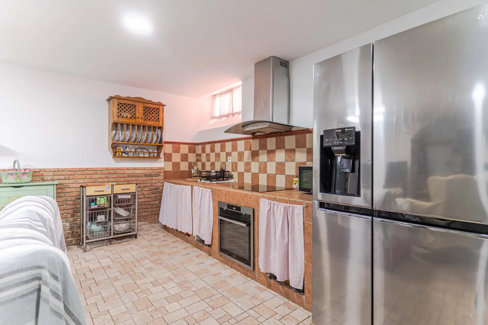 Cuina de Casa adosada en venda en Motril amb Aire condicionat, Forn i Rentadora