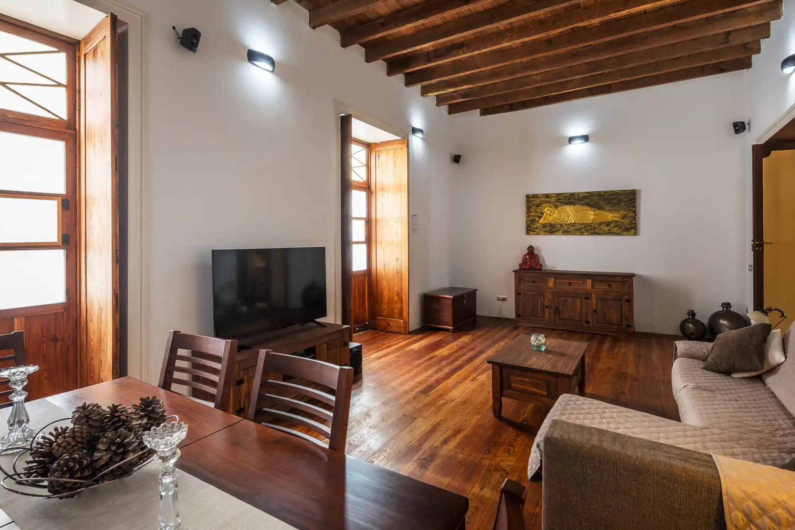 Sala d'estar de Casa adosada en venda en Santa María de Guía de Gran Canaria amb Terrassa, Moblat i Balcó