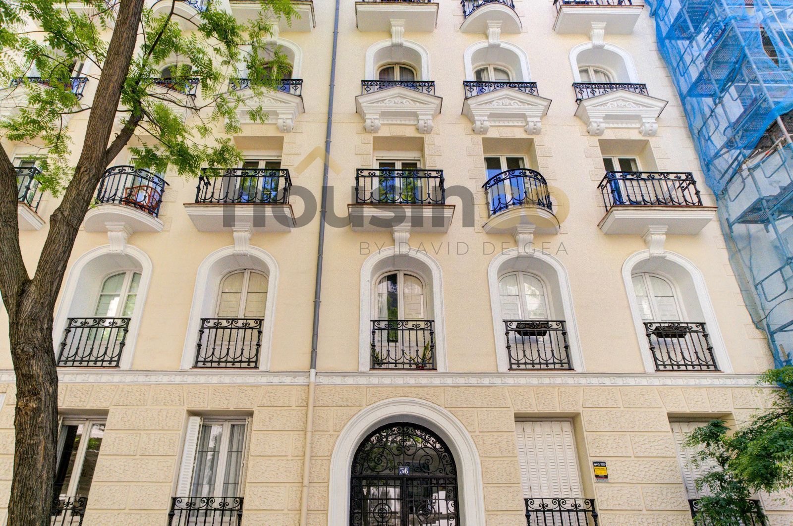 Vista exterior de Àtic en venda en  Madrid Capital amb Aire condicionat, Calefacció i Parquet