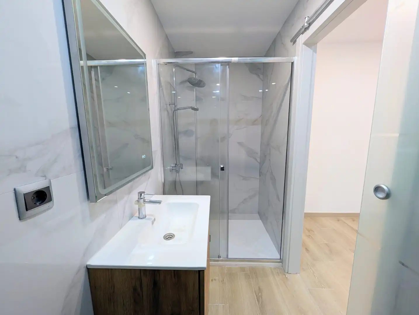 Baño de Piso en venta en Badalona con Parquet y Horno