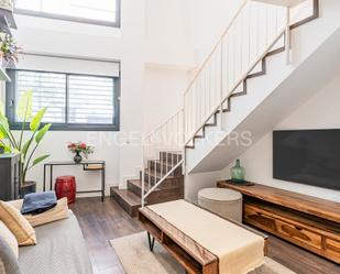 Sala d'estar de Dúplex de lloguer en  Barcelona Capital amb Aire condicionat, Calefacció i Parquet
