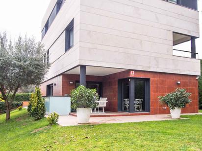 Exterior view of House or chalet to rent in Cerdanyola del Vallès  with Air Conditioner, Terrace and Swimming Pool
