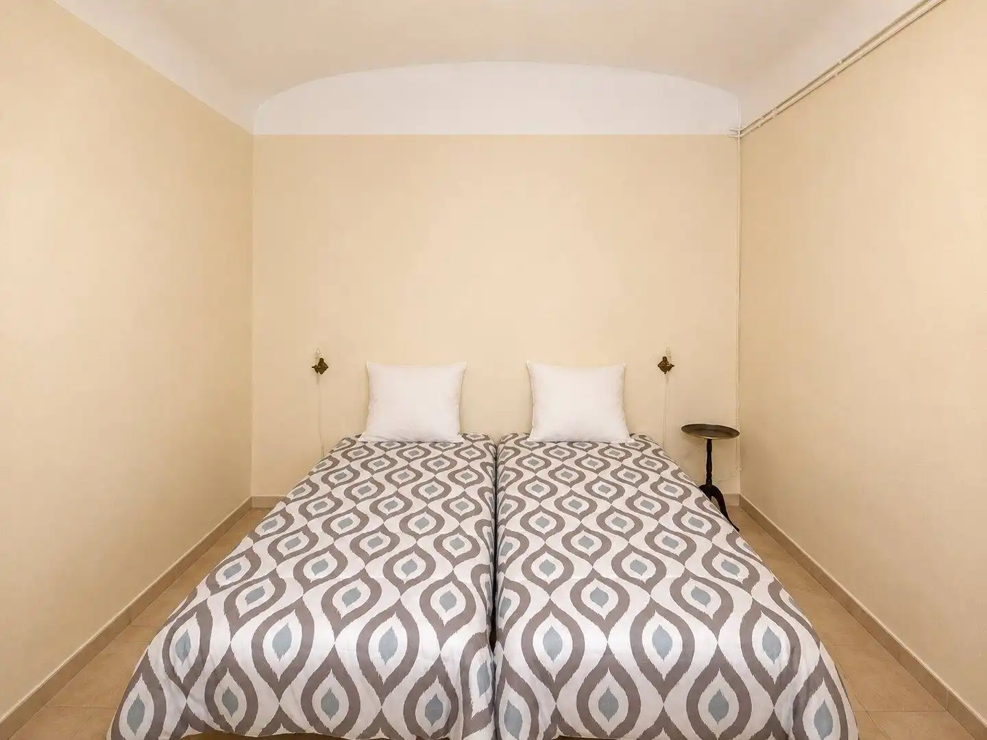 Habitación de Finca rústica en venta en Sant Miquel de Fluvià con Calefacción, Amueblado y Balcón