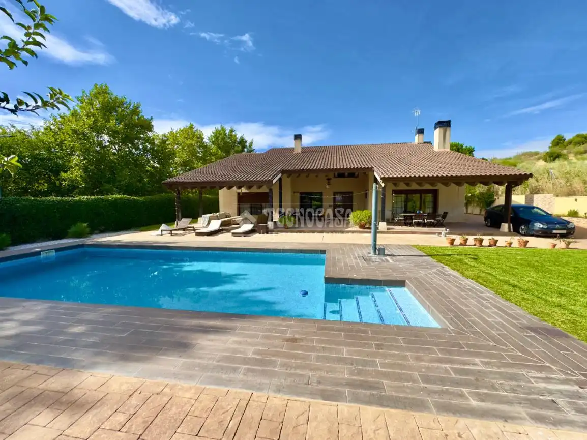Vista exterior de Casa o chalet en venta en Cabanillas del Campo con Aire acondicionado, Calefacción y Terraza