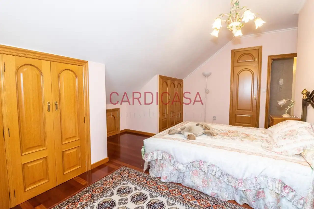 Habitación de Casa o chalet en venta en Vigo  con Calefacción, Jardín privado y Parquet