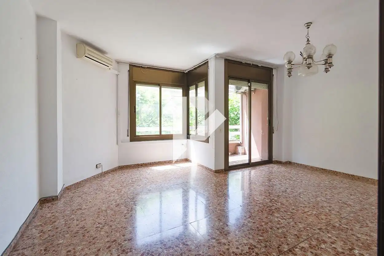 Vista exterior de Piso en venta en Centre - Sant Josep - Sanfeliu