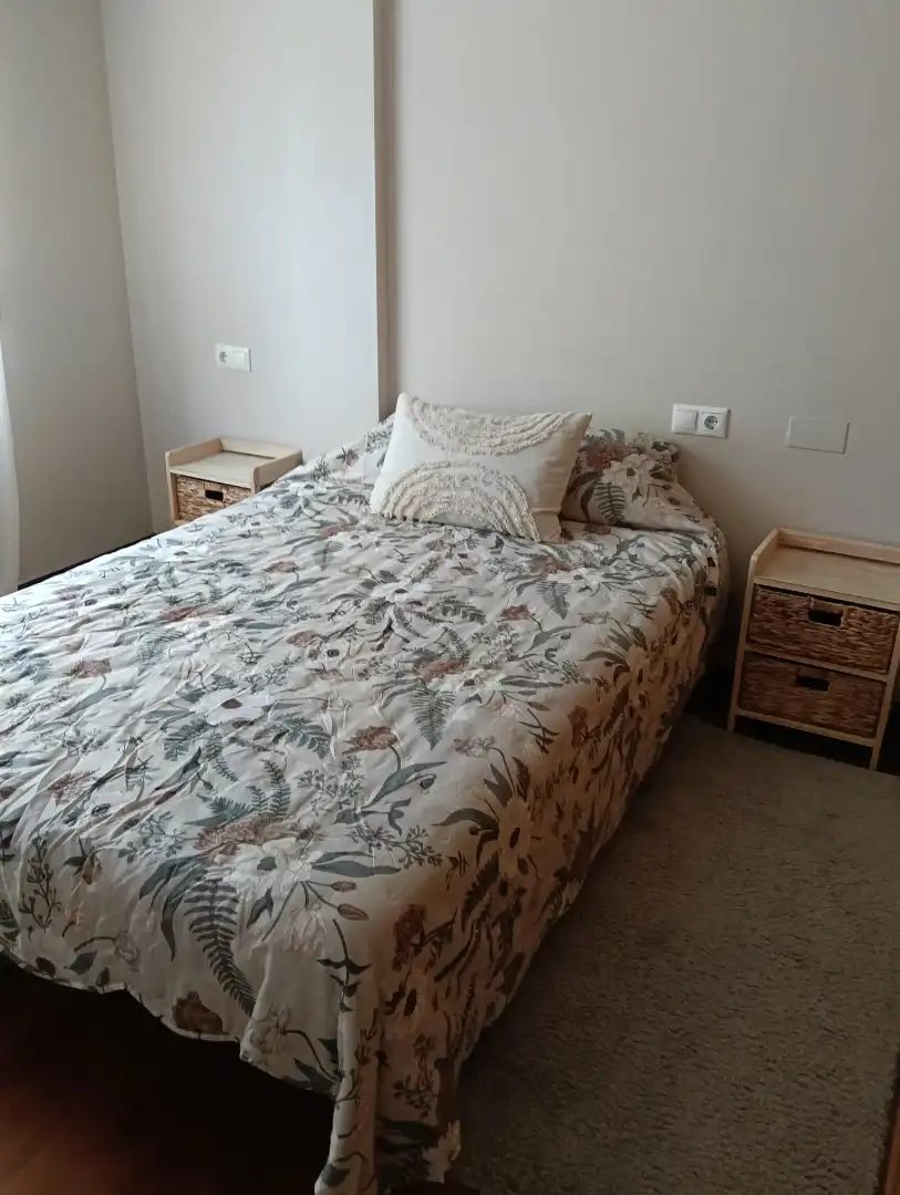 Dormitori de Pis de lloguer en Narón amb Calefacció, Parquet i Traster