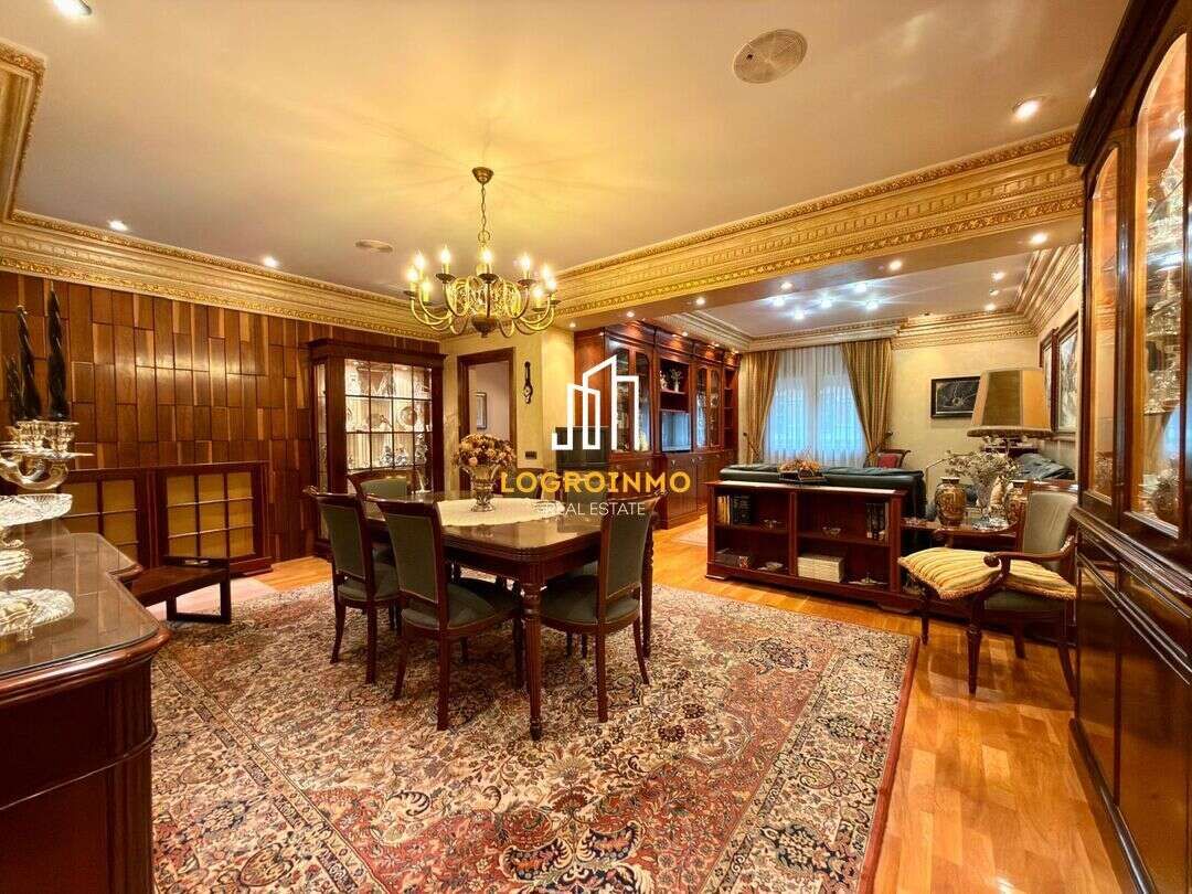 Piso en venta en Gran Via, Centro