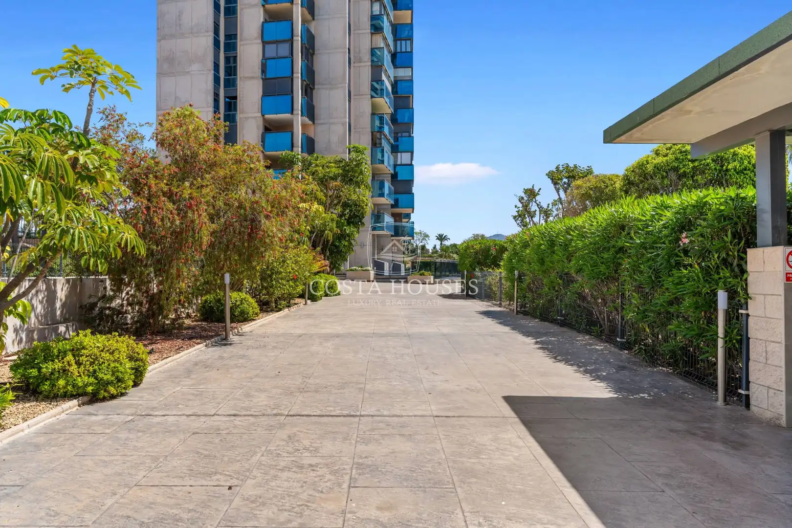 Exterior view of Attic for sale in Benidorm  with Air Conditioner, Private garden and Terrace