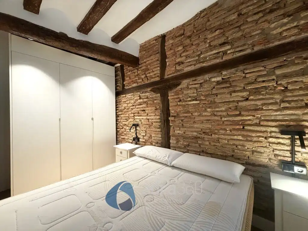 Habitación de Apartamento de alquiler en  Logroño con Calefacción y Amueblado