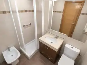 Baño de Piso en venta en Madrid con Aire acondicionado, Calefacción y Amueblado
