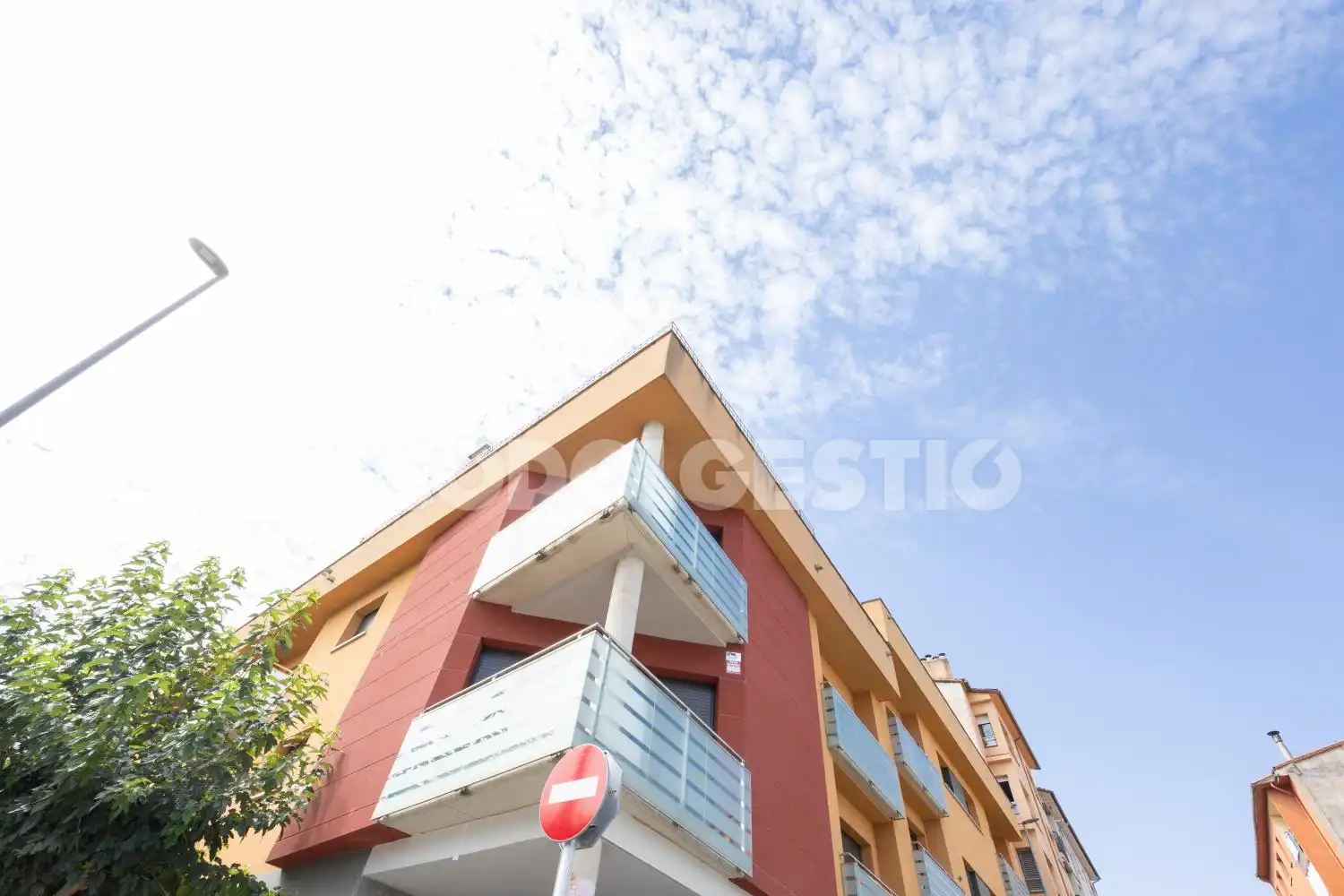 Vista exterior de Piso en venta en Torelló con Terraza y Balcón