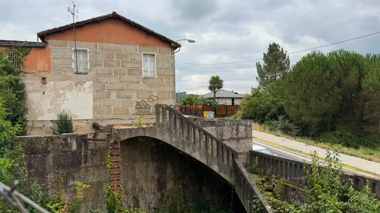Vista exterior de Casa o xalet en venda en Ourense Capital  amb Jardí privat