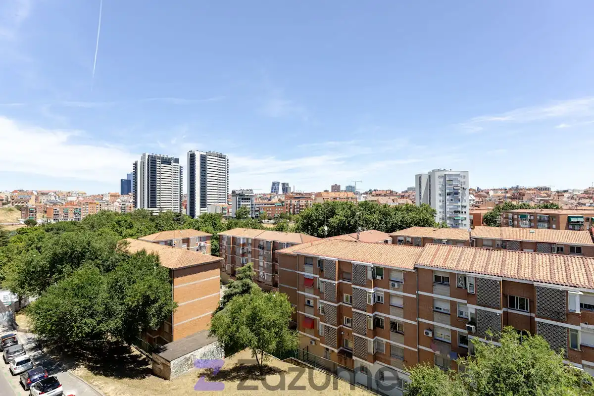 Vista exterior de Piso de alquiler en Madrid con Calefacción, Amueblado y Horno