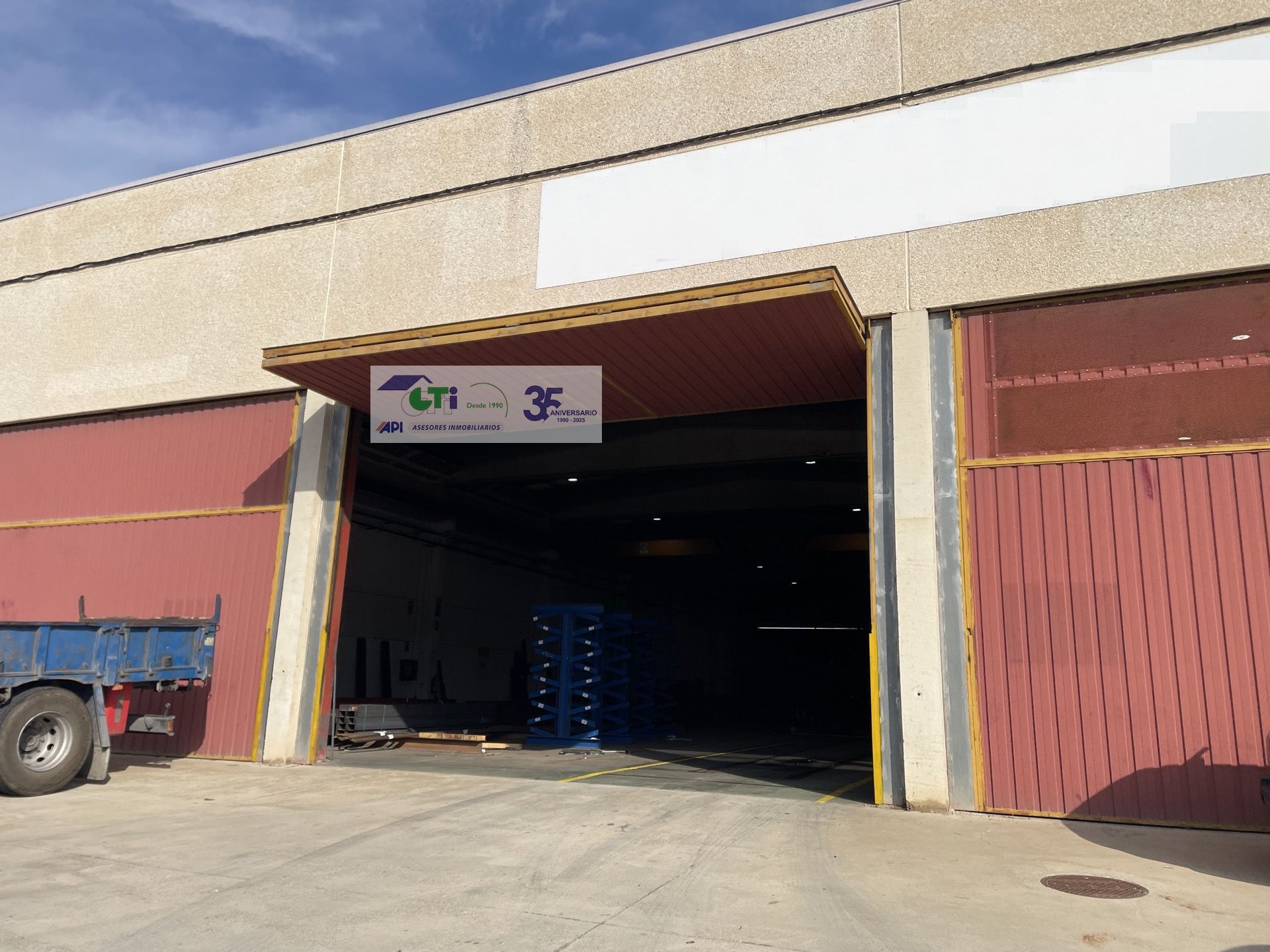 Exterior view of Industrial buildings to rent in  Zaragoza Capital