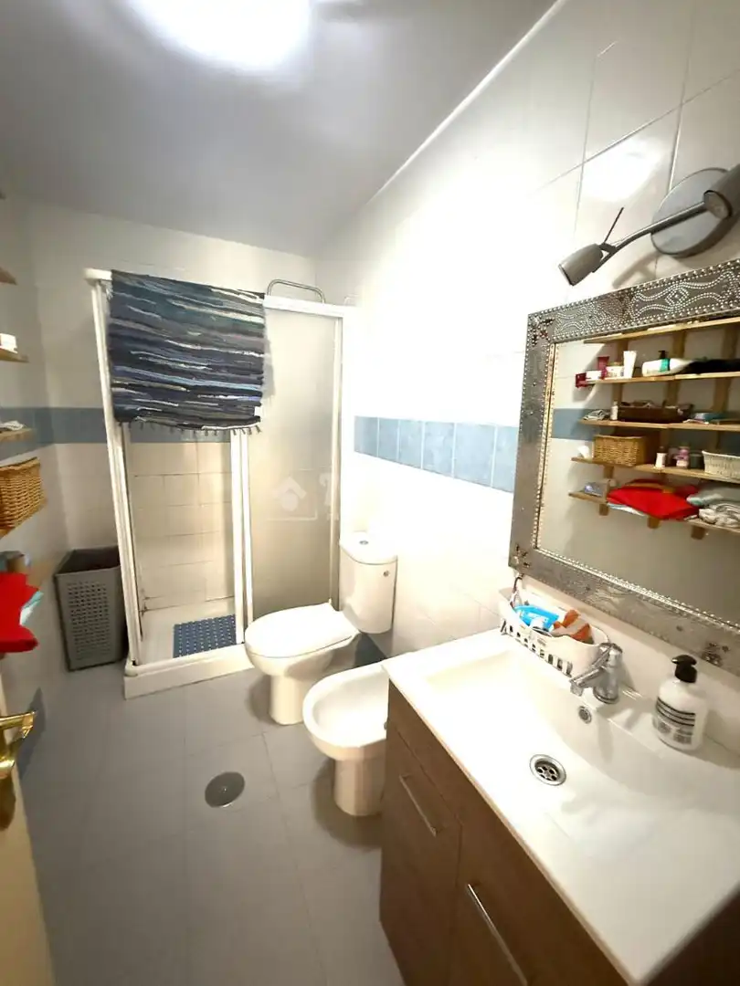 Baño de Casa adosada en venta en Palomares del Río