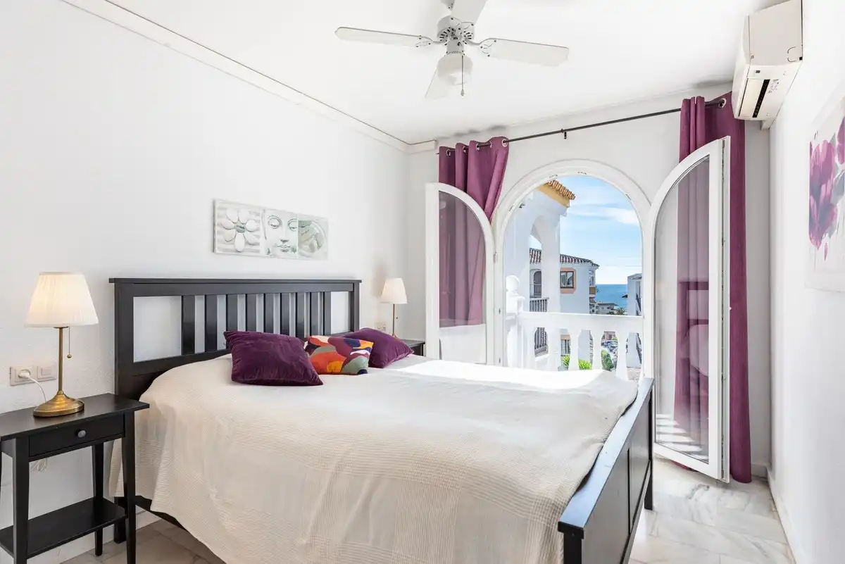 Dormitori de Apartament en venda en Mijas amb Aire condicionat, Calefacció i Terrassa