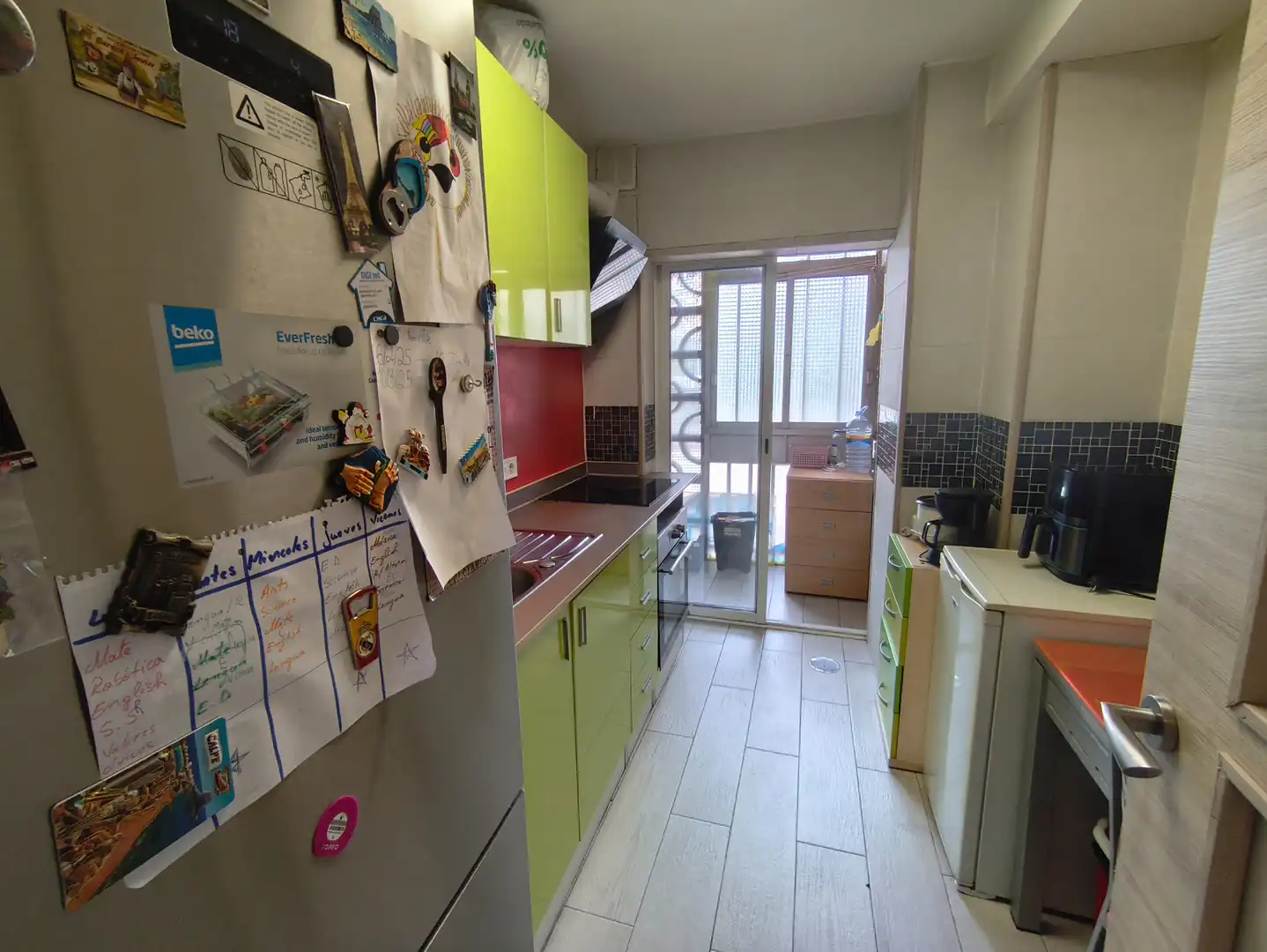 Cuina de Pis de lloguer en Madrid amb Calefacció i Terrassa