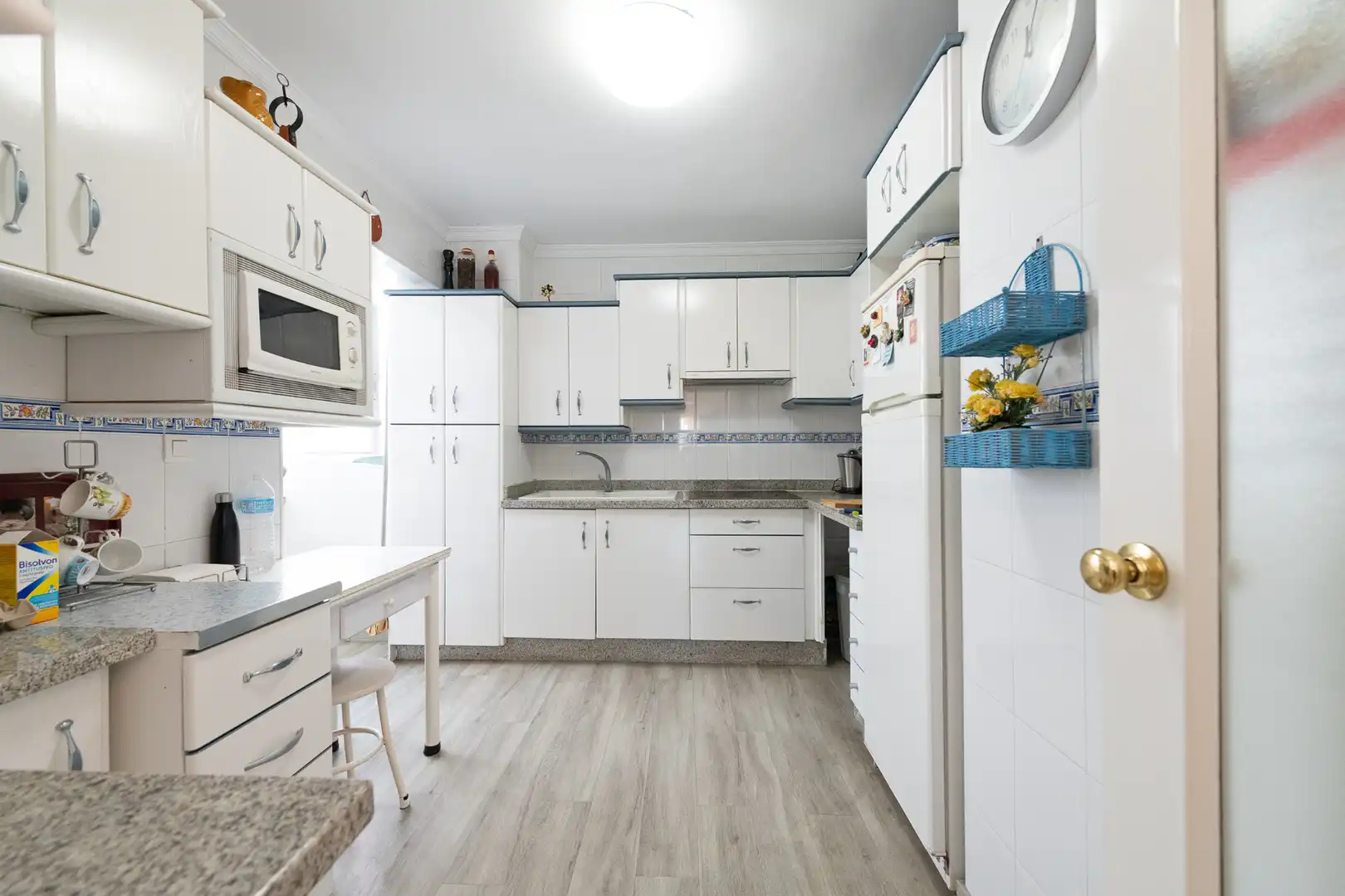 Kitchen of Flat for sale in Vélez-Málaga  with Terrace, Storage room and Community pool