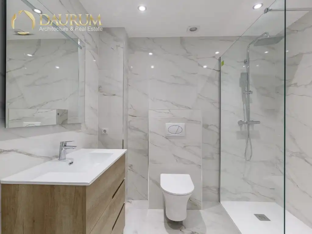 Baño de Dúplex en venta en Marbella con Aire acondicionado, Calefacción y Terraza