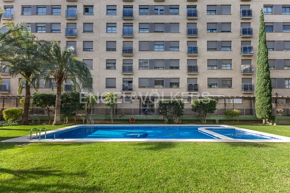 Vista exterior de Piso de alquiler en Valencia con Aire acondicionado, Calefacción y Parquet