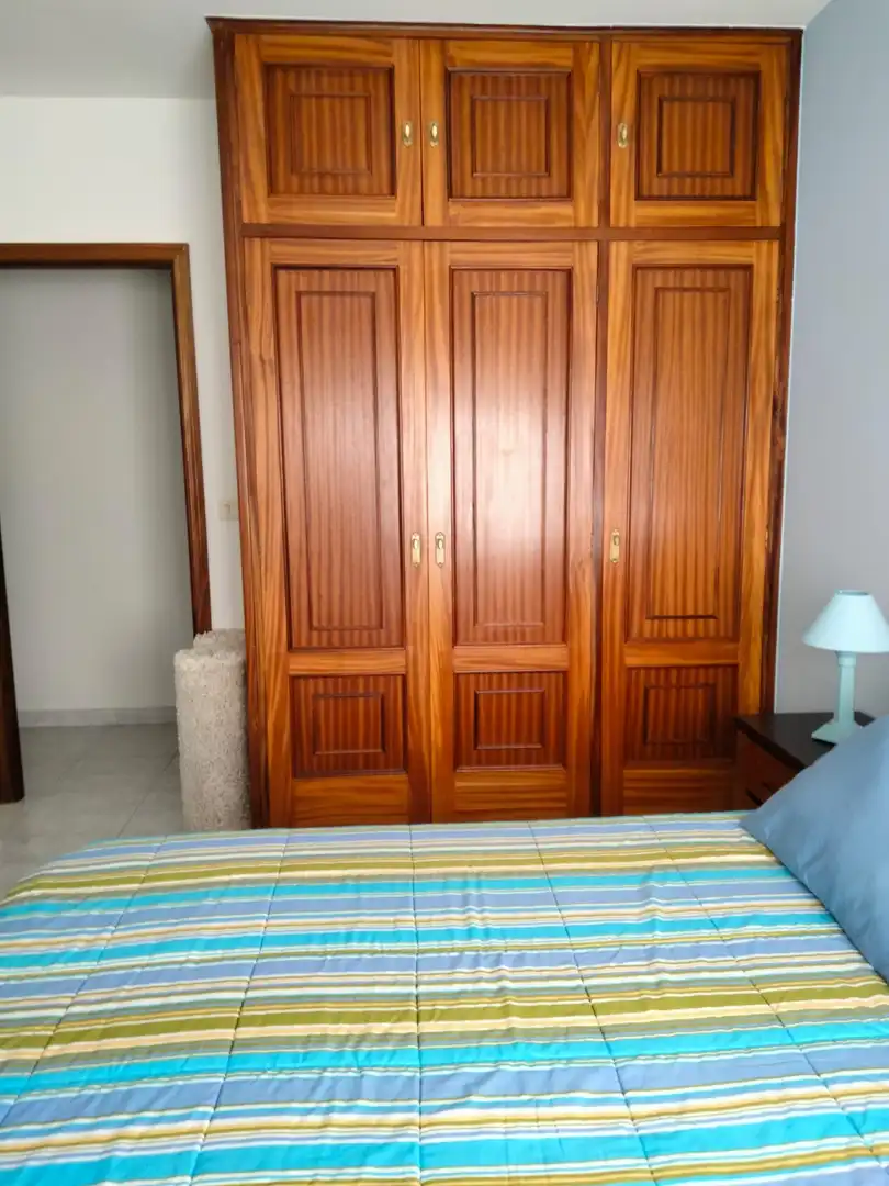 Schlafzimmer von Wohnung zur Miete in Sanxenxo mit Terrasse, Möbliert und Ofen