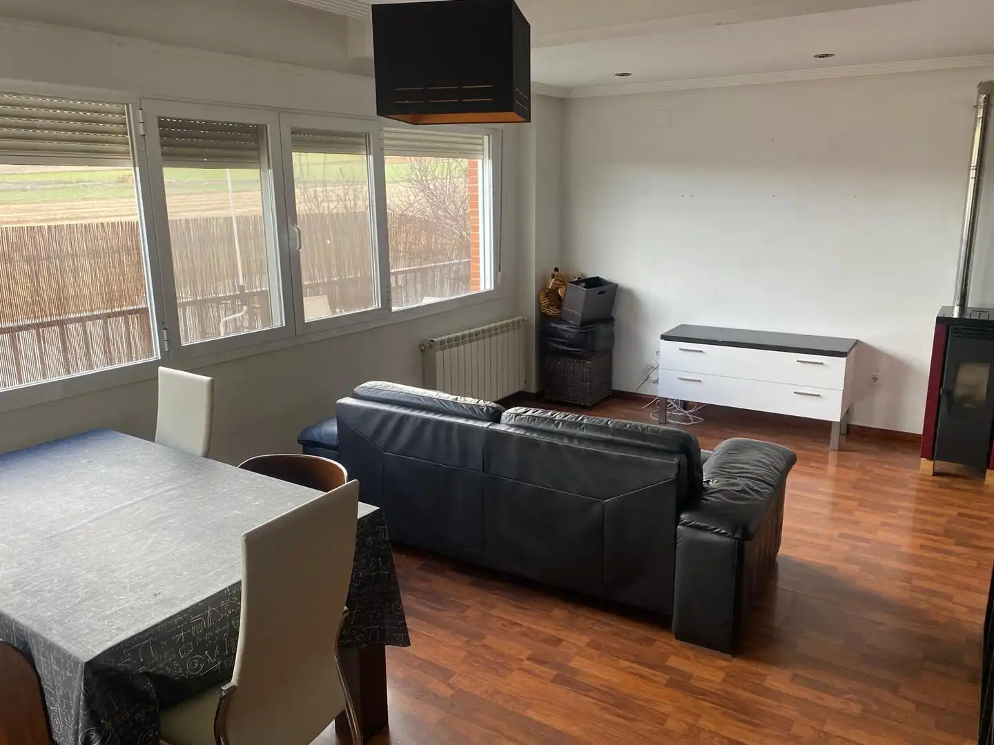 Sala de estar de Casa adosada en venta en Poblete con Aire acondicionado, Calefacción y Jardín privado