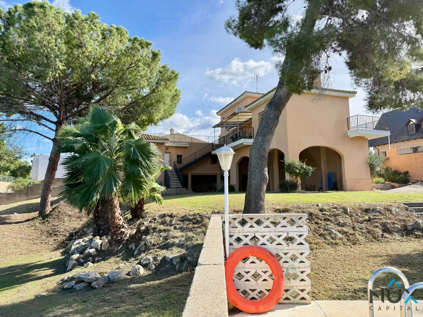 Vista exterior de Casa o xalet en venda en Riba-roja de Túria amb Aire condicionat, Calefacció i Jardí privat