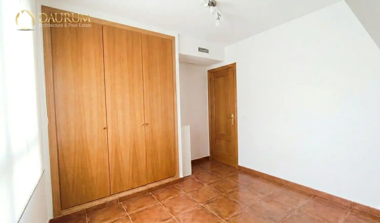 Dormitori de Casa adosada en venda en Sagunto / Sagunt amb Calefacció, Terrassa i Traster
