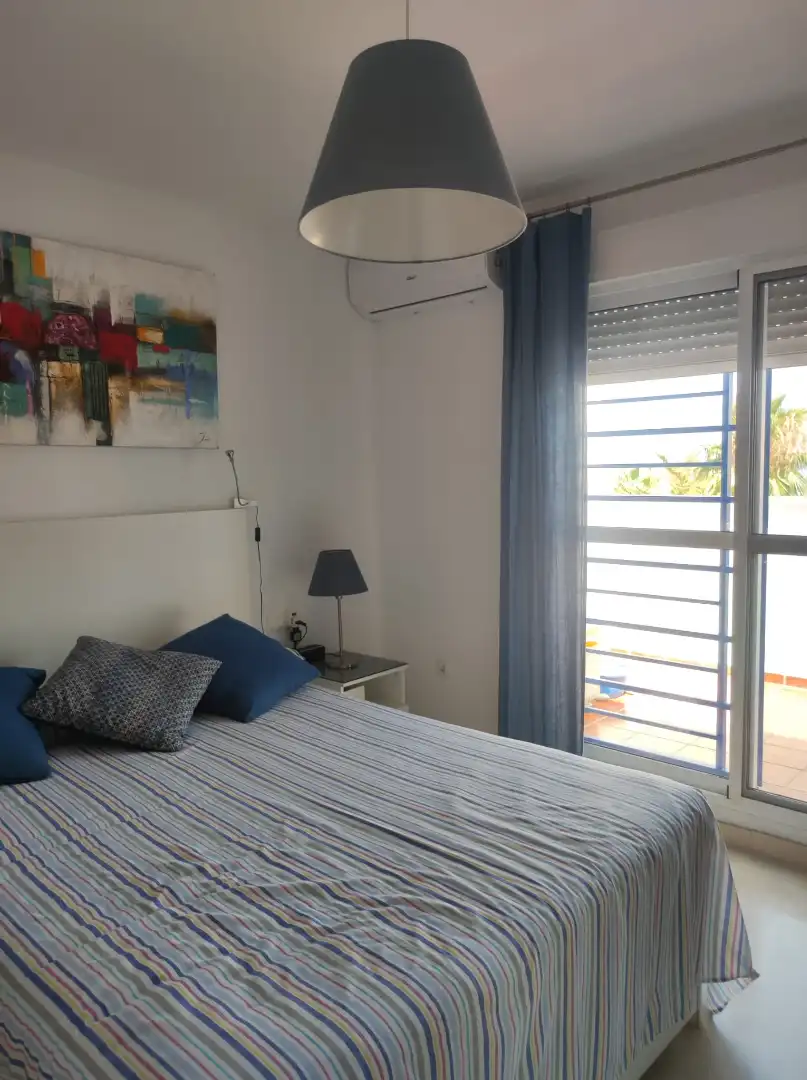 Schlafzimmer von Einfamilien-Reihenhaus zum Verkauf in Torremolinos mit Klimaanlage, Privatgarten und Terrasse