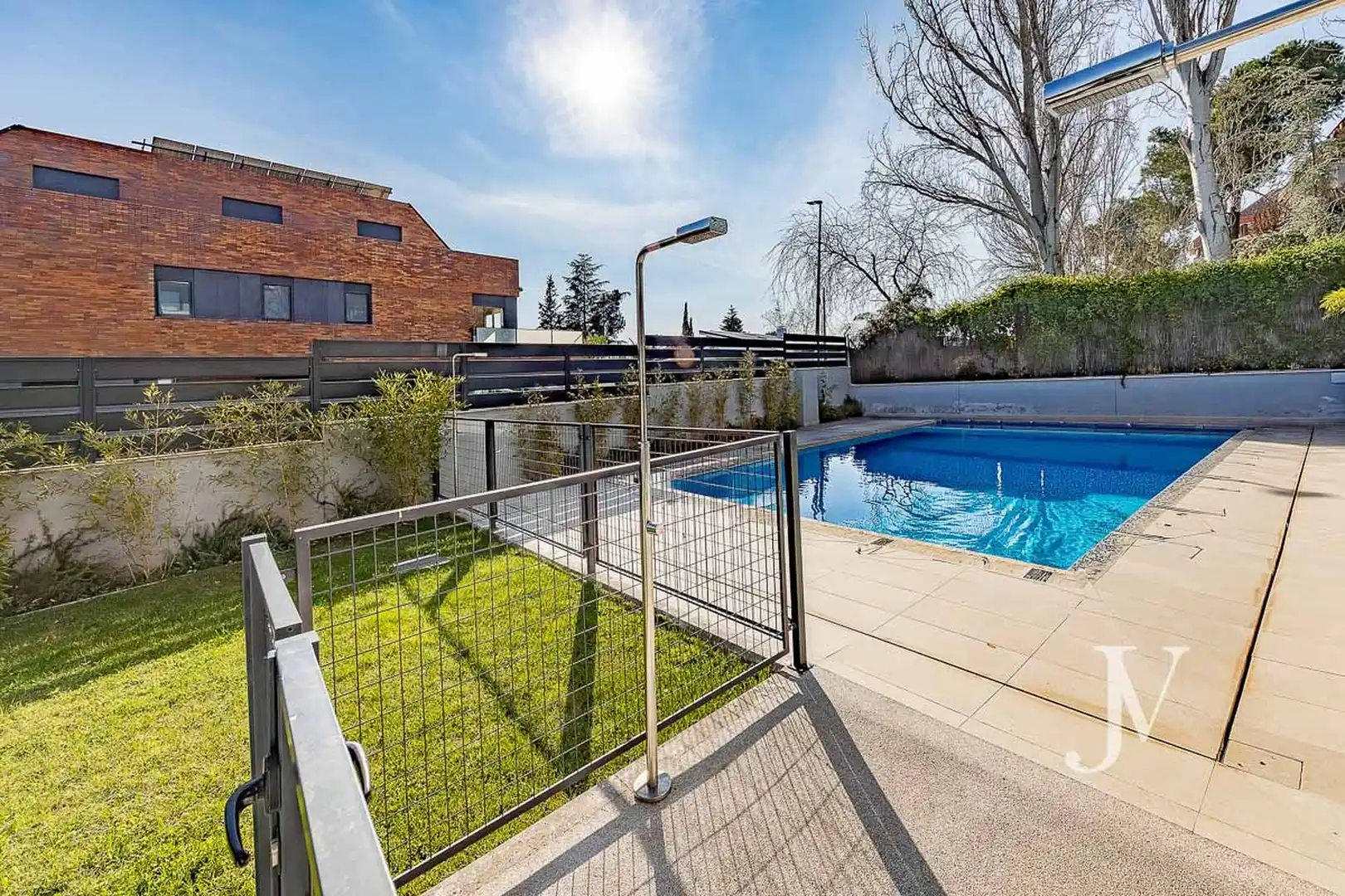 Piscina de Piso en venta en Majadahonda con Aire acondicionado, Calefacción y Jardín privado