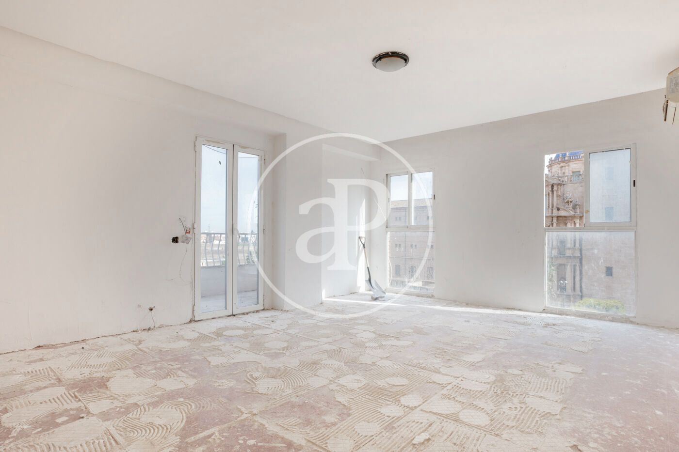 Flat for sale in  Valencia Capital  with Heating, Terrace and Balcony