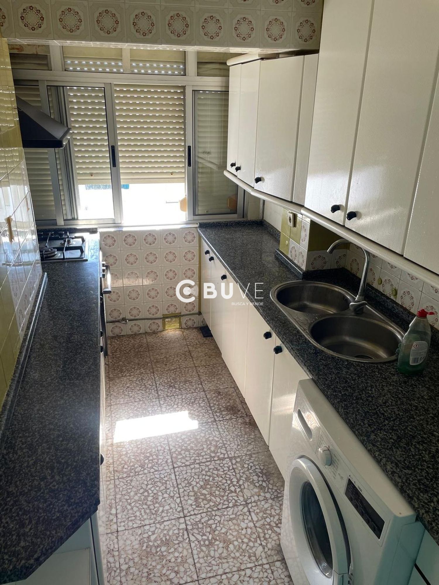 Kitchen of Flat for sale in  Sevilla Capital  with Air Conditioner, Terrace and Furnished