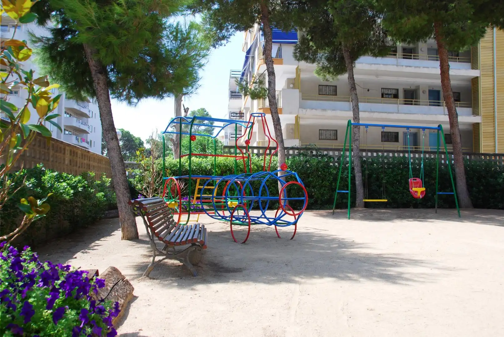 Jardín de Planta baja en venta en Salou con Amueblado y Piscina comunitaria