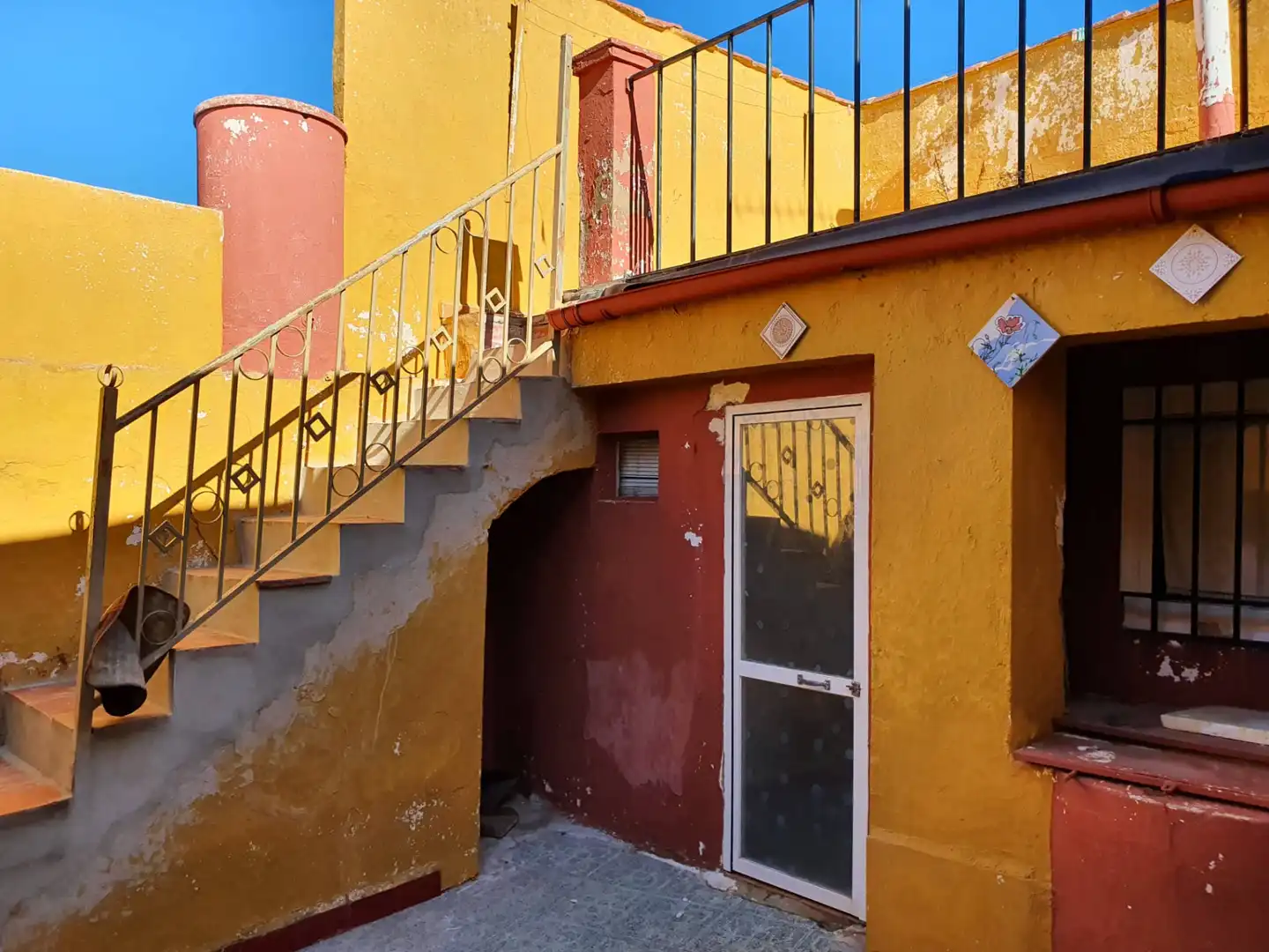Vista exterior de Casa o xalet en venda en Valverde de Llerena amb Calefacció, Terrassa i Traster