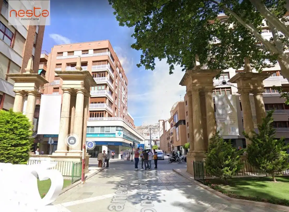 Piso con ascensor en venta en Lorca Ciudad
