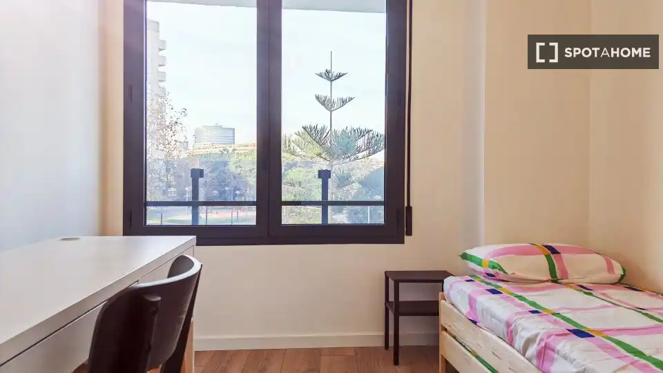 Bedroom of Flat for rent in Valencia  with Air Conditioner, Heating and Furnished